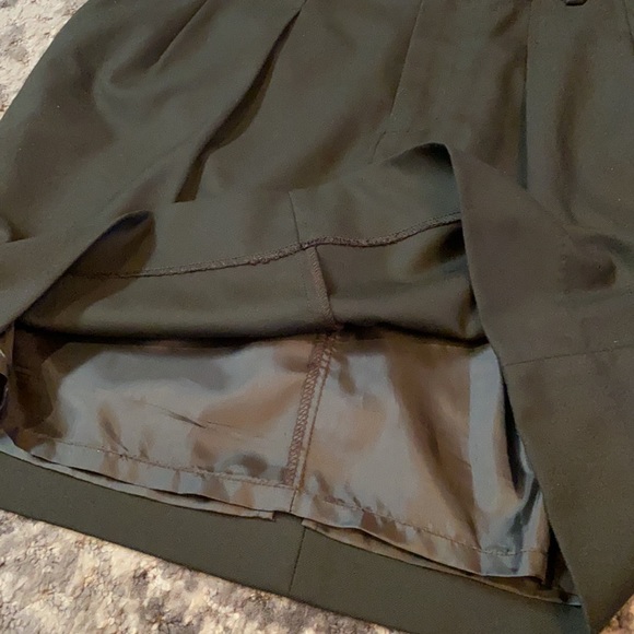 Gap mini skirt with pockets.  Size 4.  Black. - Picture 6 of 10